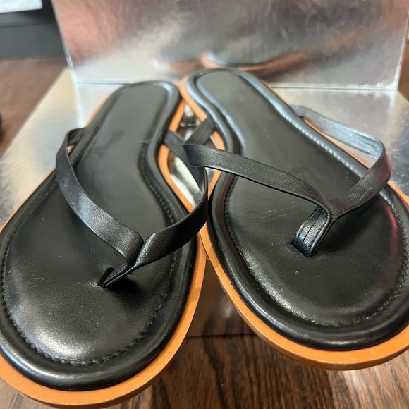 J Crew Black All Leather Flip Flops 12 - Picture 1 of 5